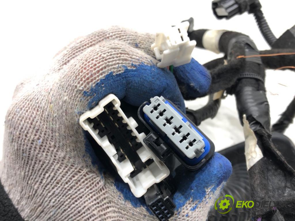 RENAULT CLIO V liftback 2022 69 kW 1.6 E-TECH 145 (B7MU) 1598 Káblovačka Dvere zad ľavy 241272730R