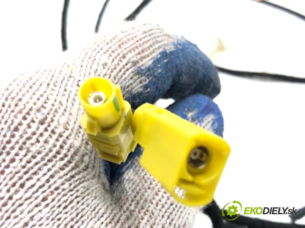 RENAULT CLIO V liftback 2022 69 kW 1.6 E-TECH 145 (B7MU) 1598 Káblovačka dverí kufra zad 282435261R