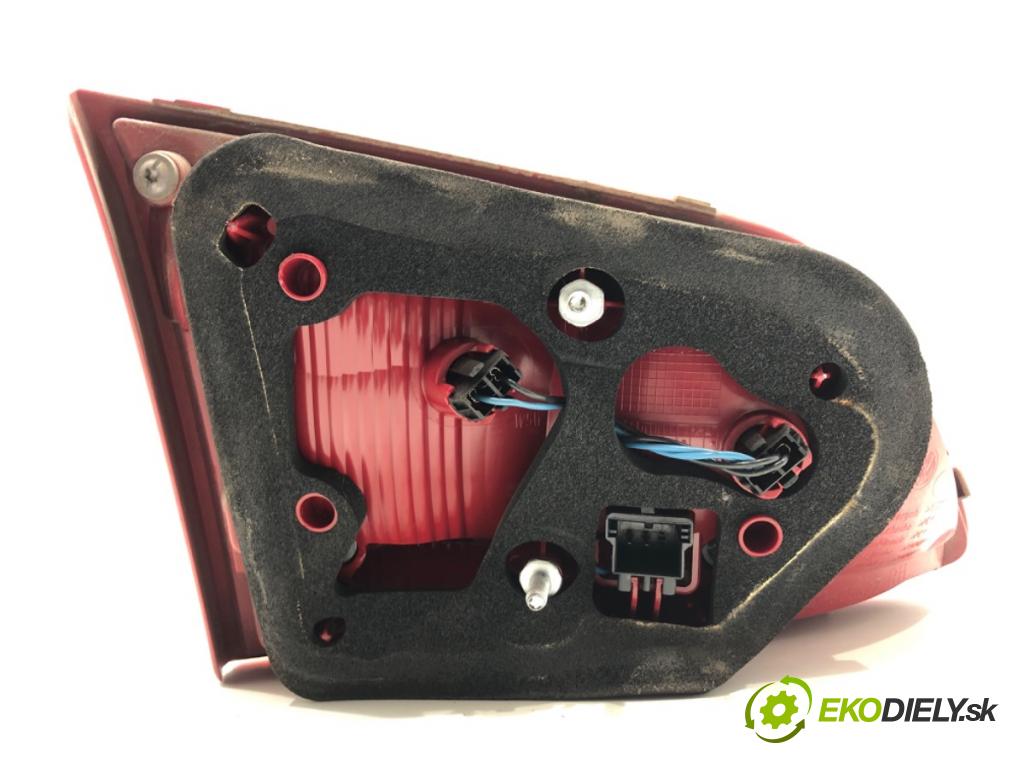 VW PASSAT B7 Kombi 2012 103 kW 2.0 TDI 1968 Svetlo zad pravá vnútorná 3AF945094K (Kľučka dverí ostatné)