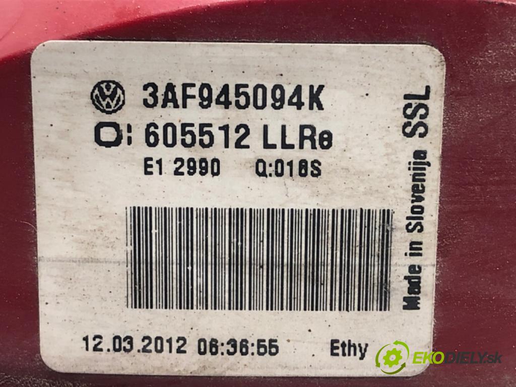 VW PASSAT B7 Kombi 2012 103 kW 2.0 TDI 1968 světlo zadní část pravá vnitřní 3AF945094K (Klika dveří ostatní)
