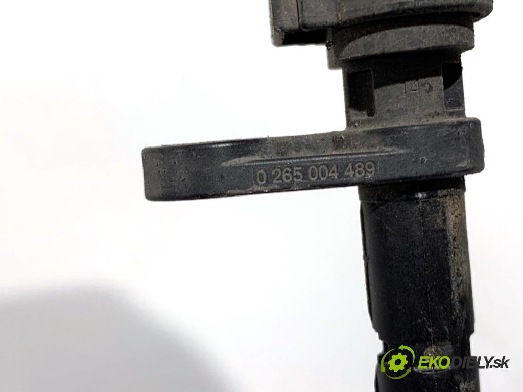 AUDI A8 D5 sedan 2019 210 kW 50 TDI Mild Hybrid quattro 2967 snímač ABS levý přední část 4M0927803C