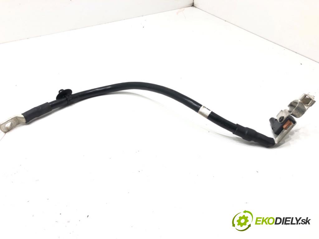 AUDI A8 D5 sedan 2019 210 kW 50 TDI Mild Hybrid quattro 2967 svorka MINUS 4N0915181A