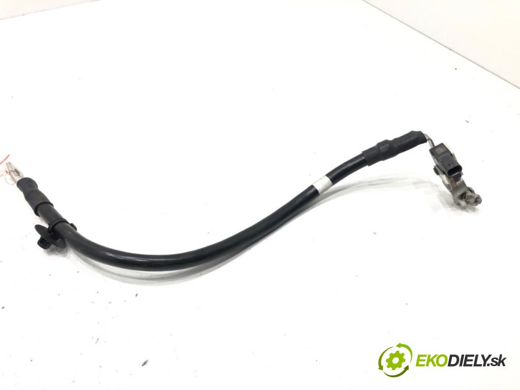 AUDI A8 D5 sedan 2019 210 kW 50 TDI Mild Hybrid quattro 2967 svorka MINUS 4N0915181A