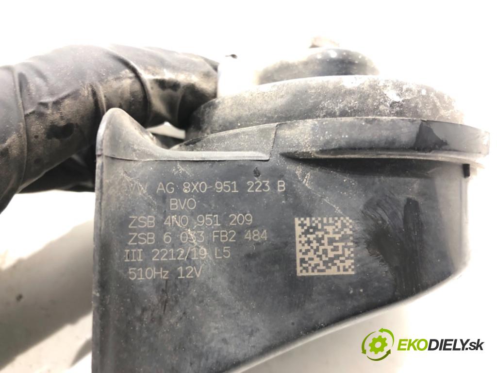 AUDI A8 D5 sedan 2019 210 kW 50 TDI Mild Hybrid quattro 2967 klaksón 8X0951223B