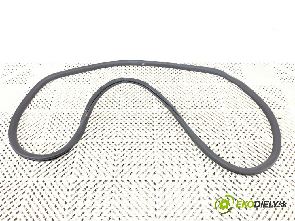 AUDI A8 D5 sedan 2019 210 kW 50 TDI Mild Hybrid quattro 2967 těsnění dveře zadní část pravá 4N4833722 (Karoserie ostatní)