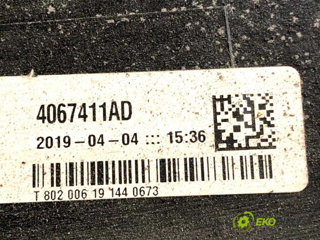 AUDI A8 D5 sedan 2019 210 kW 50 TDI Mild Hybrid quattro 2967 nádržka SCR 8W0131878BH