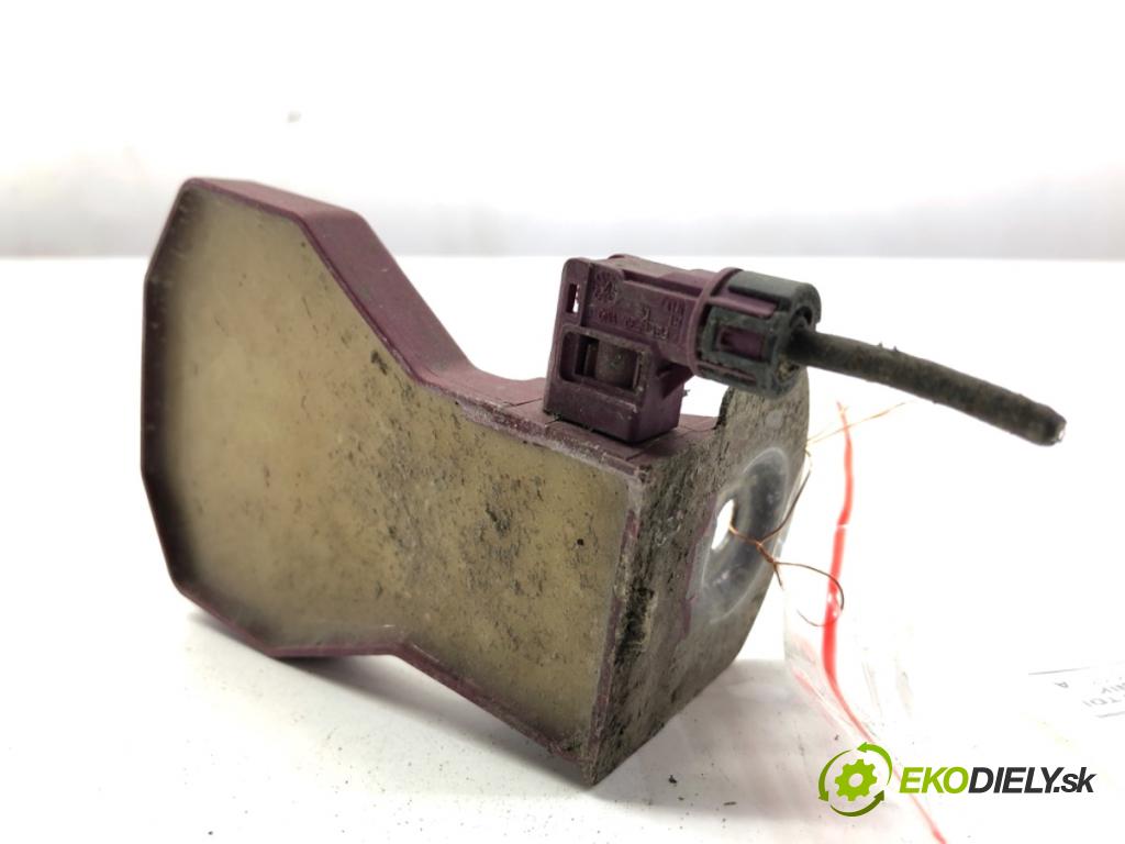 AUDI A8 D5 sedan 2019 210 kW 50 TDI Mild Hybrid quattro 2967 Zosilňovač Antenní: 4M0035507 (Zosilňovač)