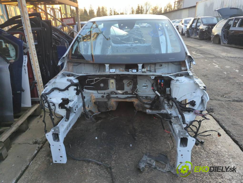 RENAULT CLIO V liftback 2022 69 kW 1.6 E-TECH 145 (B7MU) 1598 karoséria ČTVRŤÁK: Blatník zad ľavy pravy prah strecha PODŁUŻNICA ľavy pravy