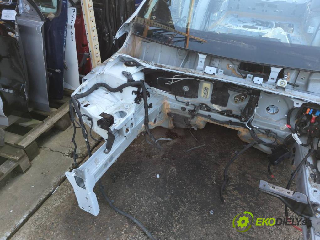 RENAULT CLIO V liftback 2022 69 kW 1.6 E-TECH 145 (B7MU) 1598 karoséria ČTVRŤÁK: Blatník zad ľavy pravy prah strecha PODŁUŻNICA ľavy pravy