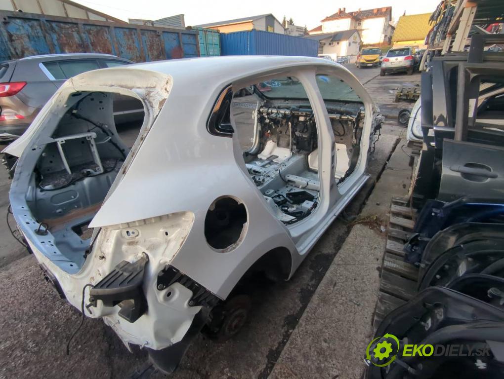 RENAULT CLIO V liftback 2022 69 kW 1.6 E-TECH 145 (B7MU) 1598 KAROSERIA ČTVRŤÁK blatník zadní část levý pravý práh střecha PODŁUŻNICA levý pravý
