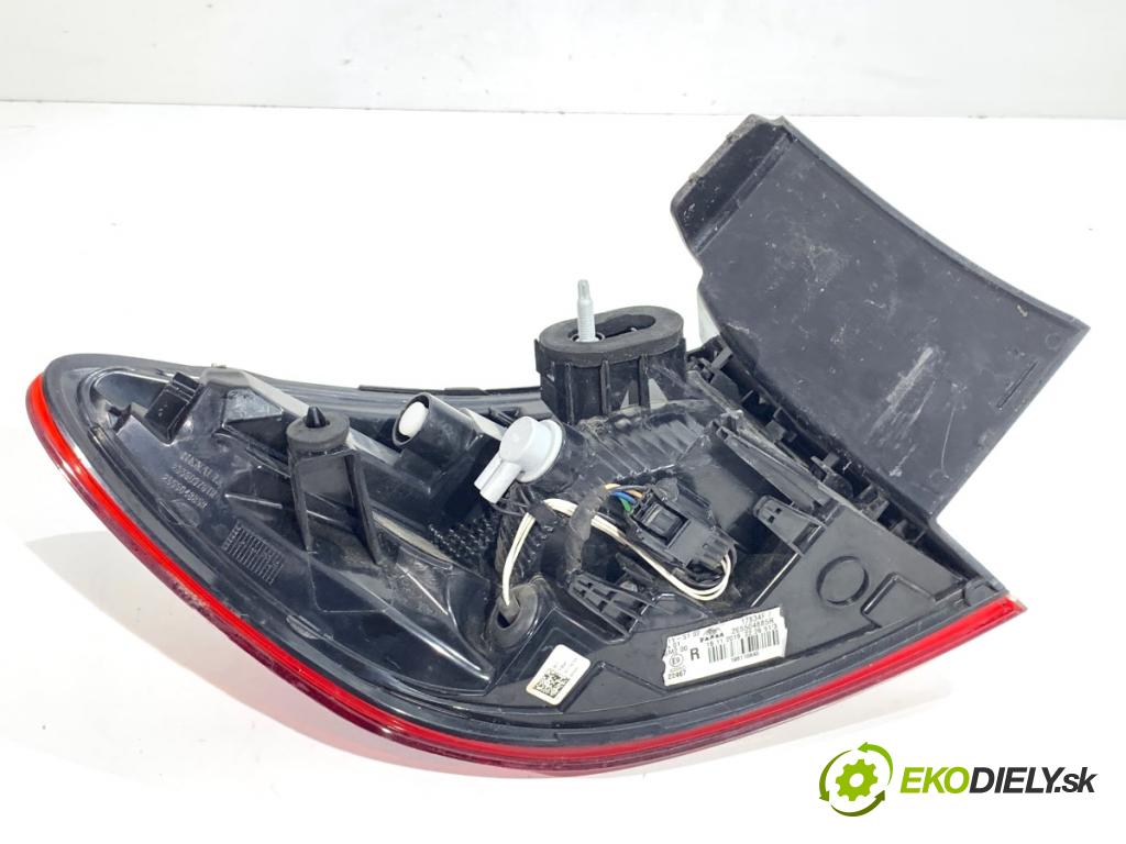 RENAULT CLIO V liftback 2022 69 kW 1.6 E-TECH 145 (B7MU) 1598 Svetlo pravy zad 265504885R