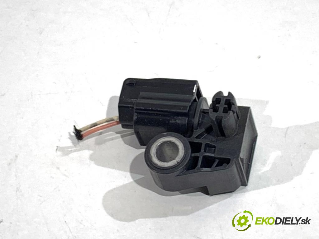 RENAULT CLIO V liftback 2022 69 kW 1.6 E-TECH 145 (B7MU) 1598 Snímač nárazu 985816194R (Snímač nárazu)