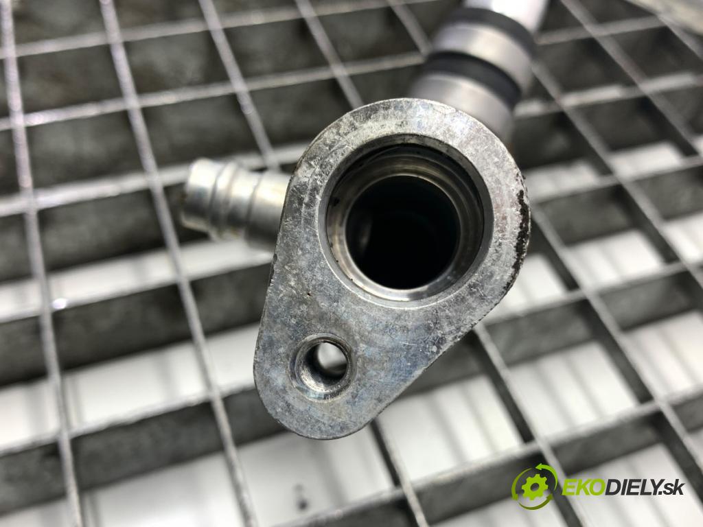 RENAULT CLIO V liftback 2022 69 kW 1.6 E-TECH 145 (B7MU) 1598 rúrka klimatizace 924808928R (Trubka klimatizace)