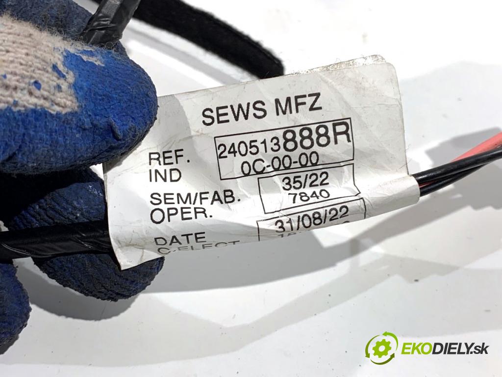 RENAULT CLIO V liftback 2022 69 kW 1.6 E-TECH 145 (B7MU) 1598 káblovačka dveří kufra zadní část 240513888R