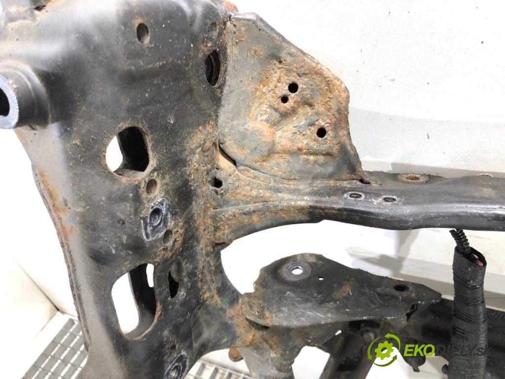 AUDI A6 C7 sedan 2011 180 kW 3.0 TDI quattro 2967 výztuha pod motor  (Přední výztuha)