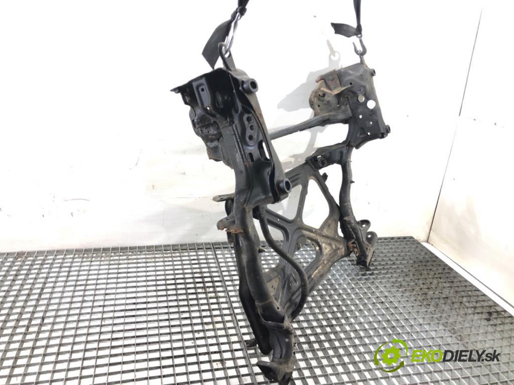 AUDI A6 C7 sedan 2011 180 kW 3.0 TDI quattro 2967 výztuha pod motor  (Přední výztuha)