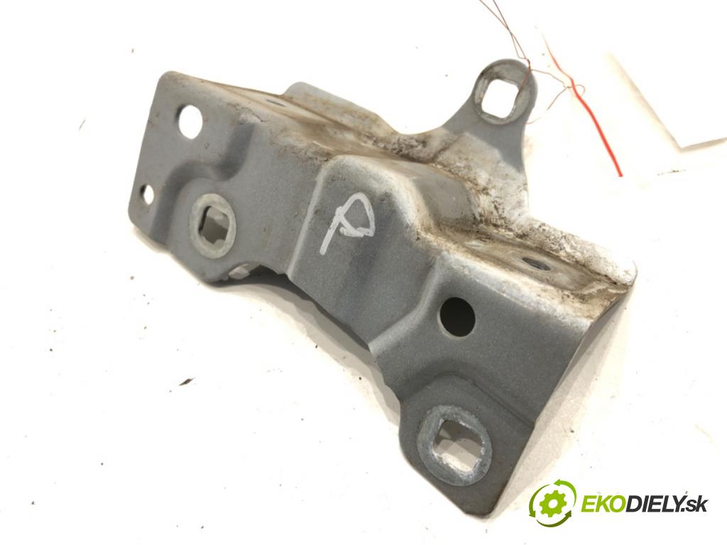 RENAULT CLIO V liftback 2022 69 kW 1.6 E-TECH 145 (B7MU) 1598 držiak blatníka pravy 