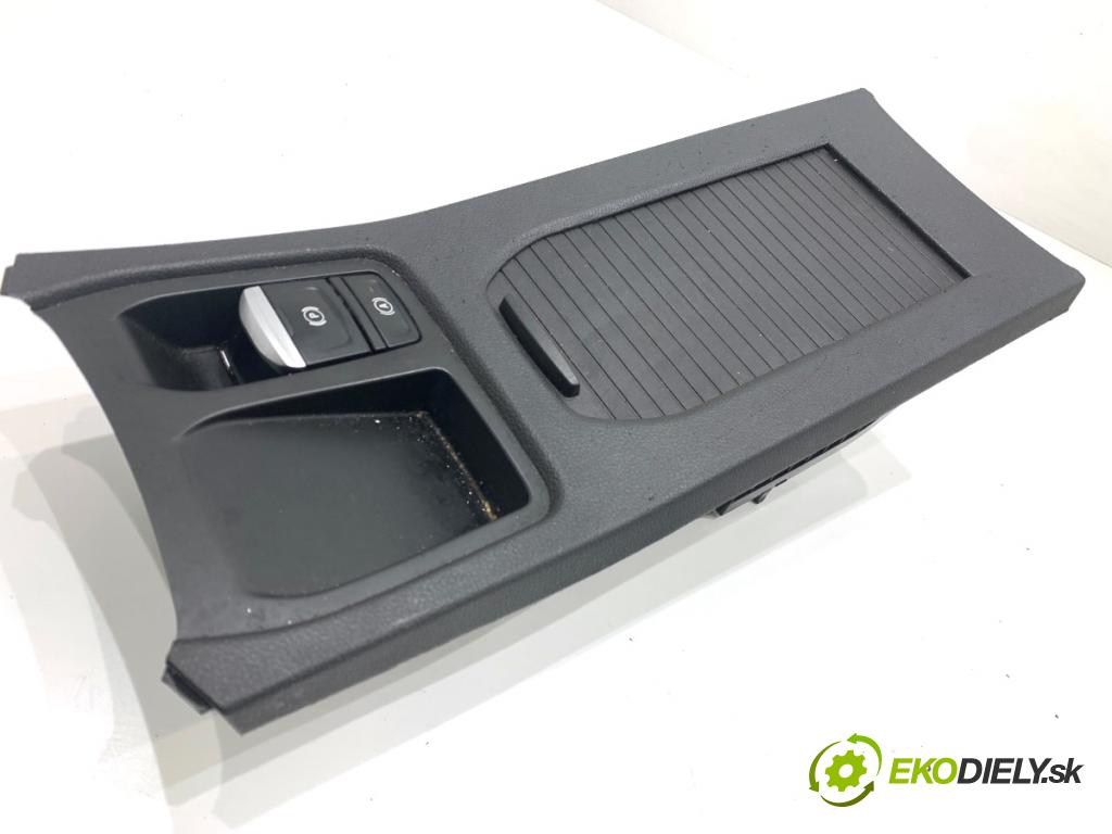 RENAULT CLIO V liftback 2022 69 kW 1.6 E-TECH 145 (B7MU) 1598 Držiak na nápoje  (Držiak (úchyt) na nápoje)