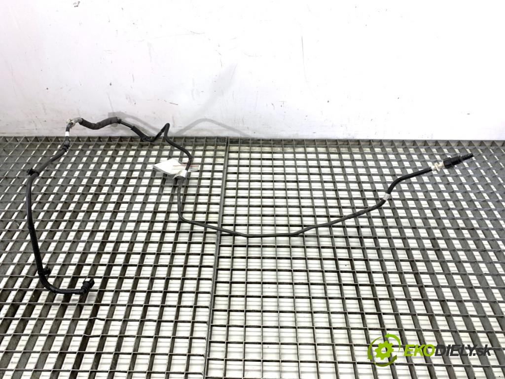 RENAULT CLIO V liftback 2022 69 kW 1.6 E-TECH 145 (B7MU) 1598 Rúrka PALIVO: 164460405R