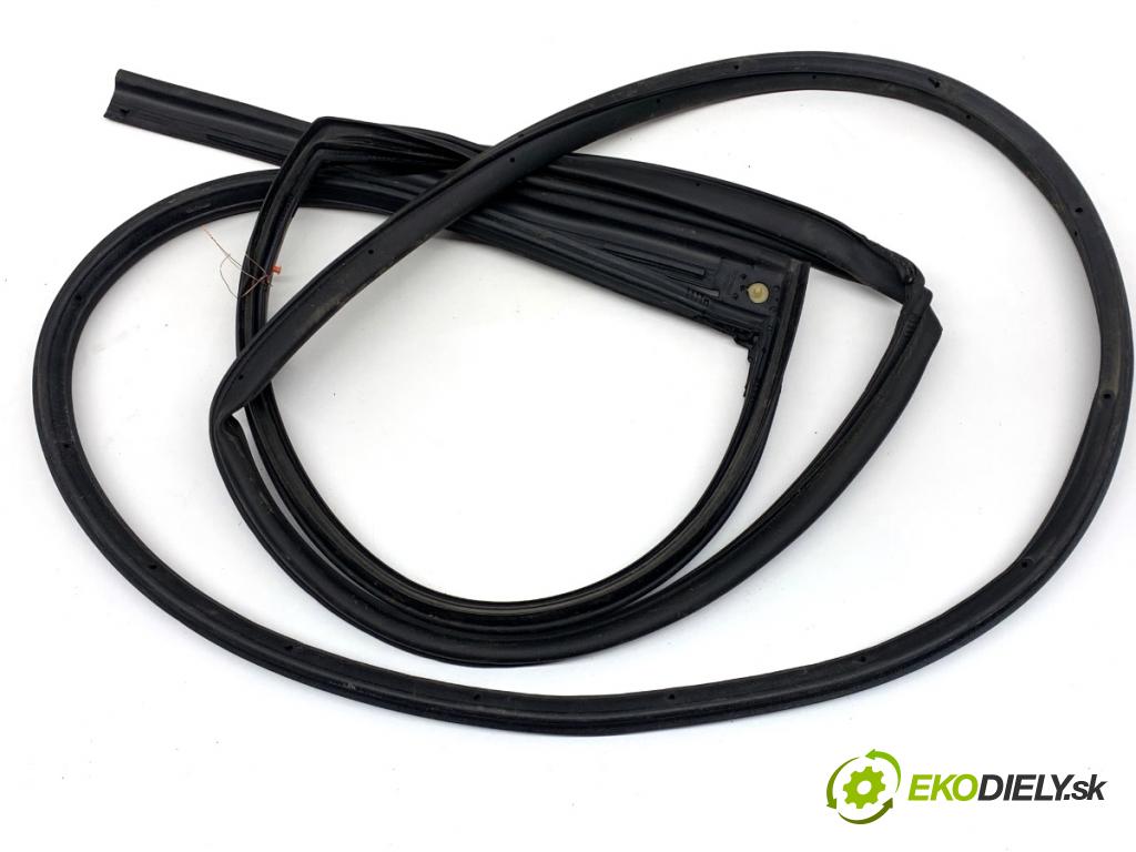 HYUNDAI KONA (SX2)  2025 150 kW EV   (n/d ccm / 150 kW / 204 KM) 0 těsnění dveře zadní část levá strana  (Karoserie ostatní)