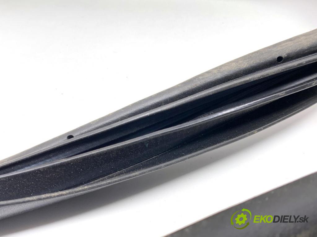 HYUNDAI KONA (SX2)  2025 150 kW EV   (n/d ccm / 150 kW / 204 KM) 0 těsnění dveře zadní část levá strana  (Karoserie ostatní)