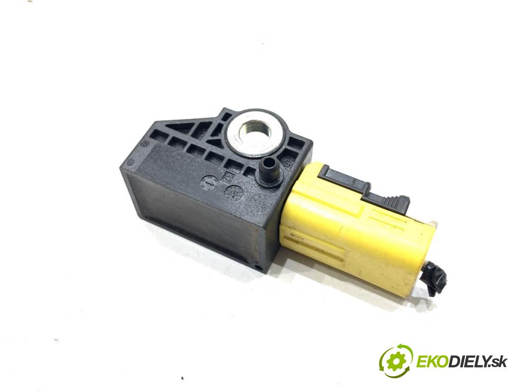 HONDA CR-V V SUV 2020 107 kW 2.0 e-CVT Hybrid AWD (RT6) 1993 Snímač nárazu 77970-TLA-A010-M4 (Snímač nárazu)