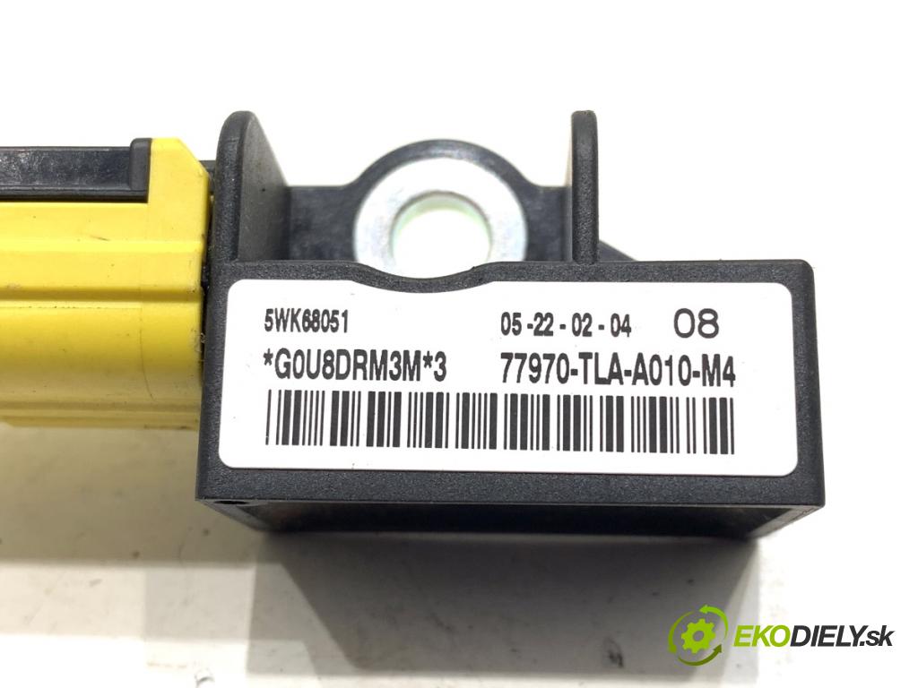 HONDA CR-V V SUV 2020 107 kW 2.0 e-CVT Hybrid AWD (RT6) 1993 Snímač nárazu 77970-TLA-A010-M4 (Snímač nárazu)