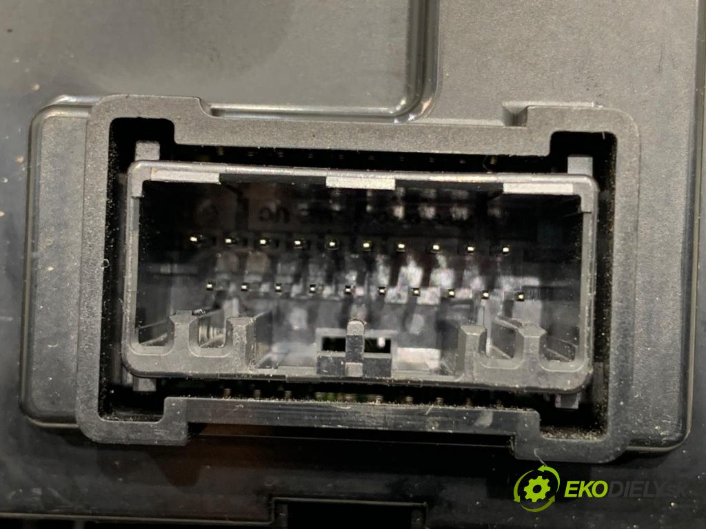 HONDA CR-V V SUV 2020 107 kW 2.0 e-CVT Hybrid AWD (RT6) 1993 Kulisa  (Rýchlostná páka (kulisa))