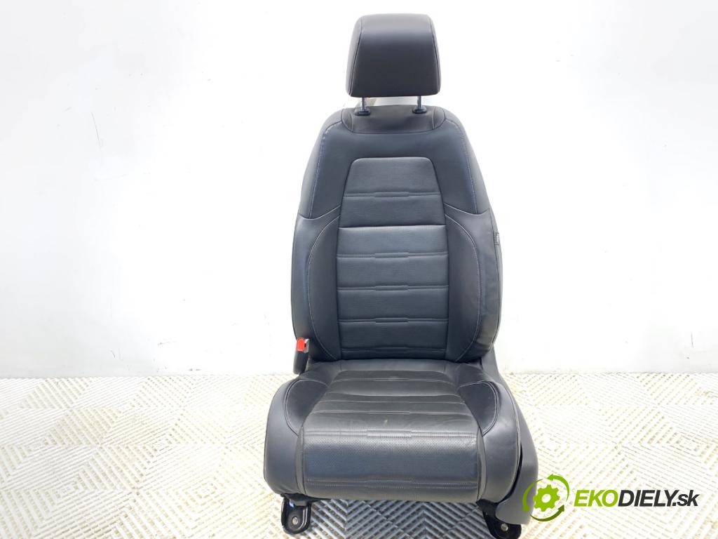 HONDA CR-V V SUV 2020 107 kW 2.0 e-CVT Hybrid AWD (RT6) 1993 Sedadlo ľavy predný 