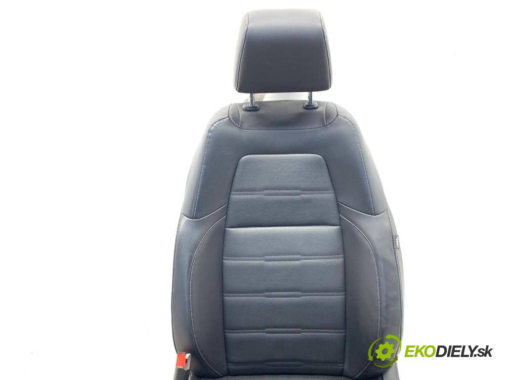 HONDA CR-V V SUV 2020 107 kW 2.0 e-CVT Hybrid AWD (RT6) 1993 Sedadlo ľavy predný