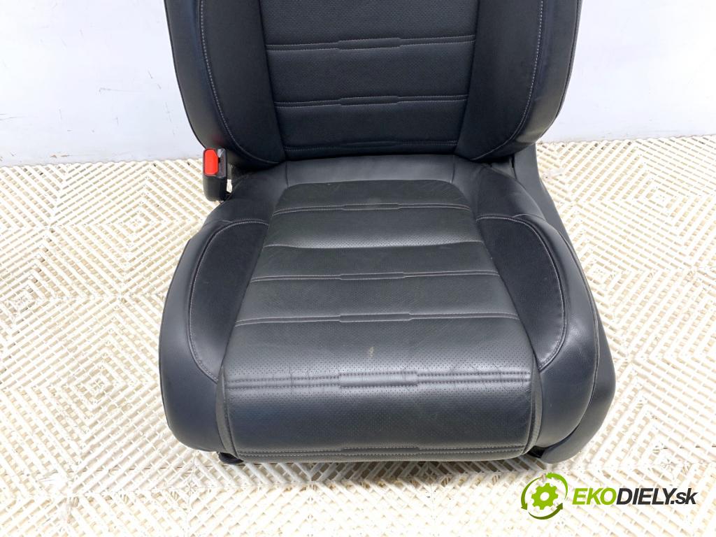 HONDA CR-V V SUV 2020 107 kW 2.0 e-CVT Hybrid AWD (RT6) 1993 Sedadlo ľavy predný