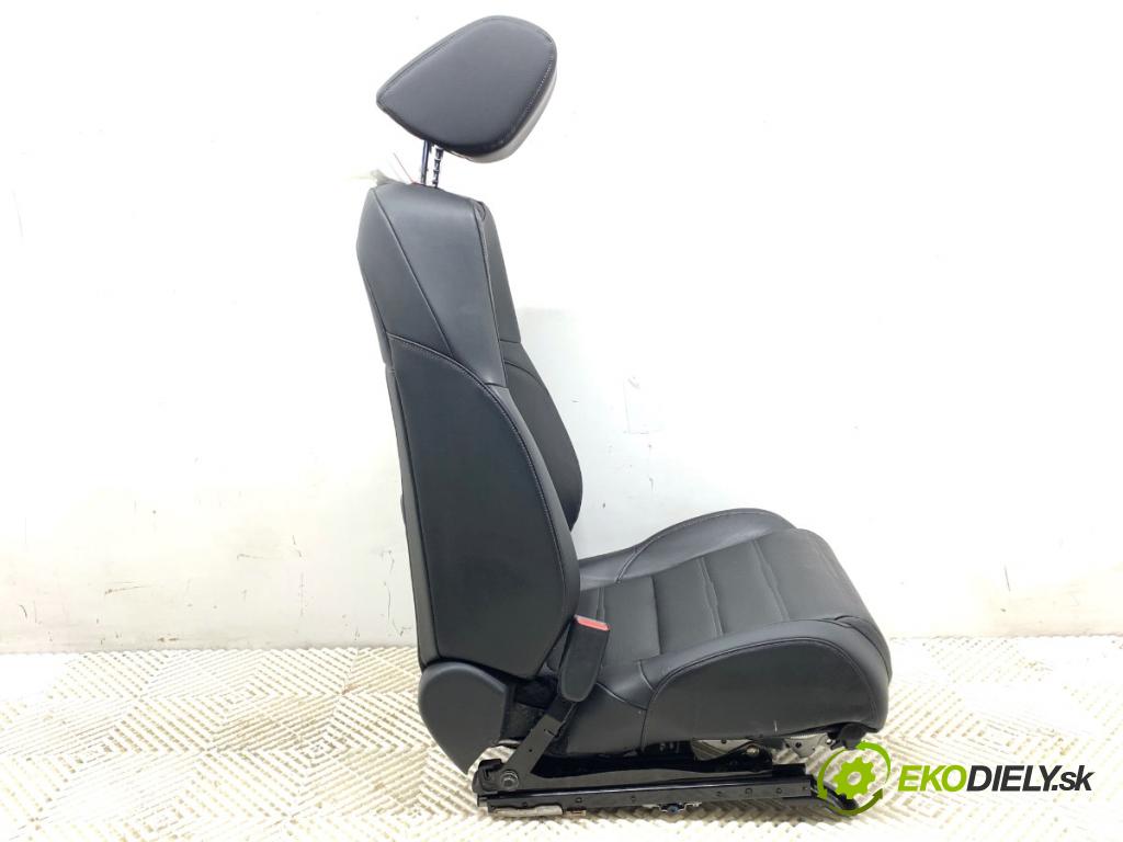 HONDA CR-V V SUV 2020 107 kW 2.0 e-CVT Hybrid AWD (RT6) 1993 Sedadlo ľavy predný