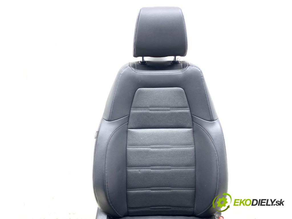 HONDA CR-V V SUV 2020 107 kW 2.0 e-CVT Hybrid AWD (RT6) 1993 Sedadlo pravy predný