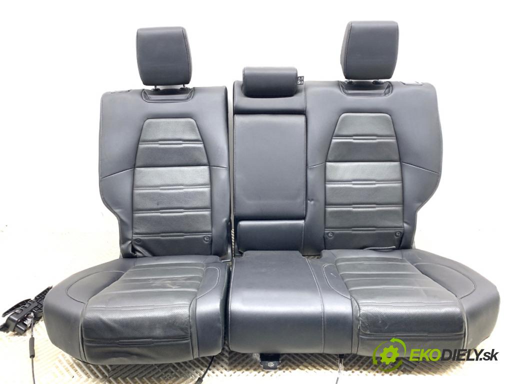 HONDA CR-V V SUV 2020 107 kW 2.0 e-CVT Hybrid AWD (RT6) 1993 Sedadlo druhý rad 