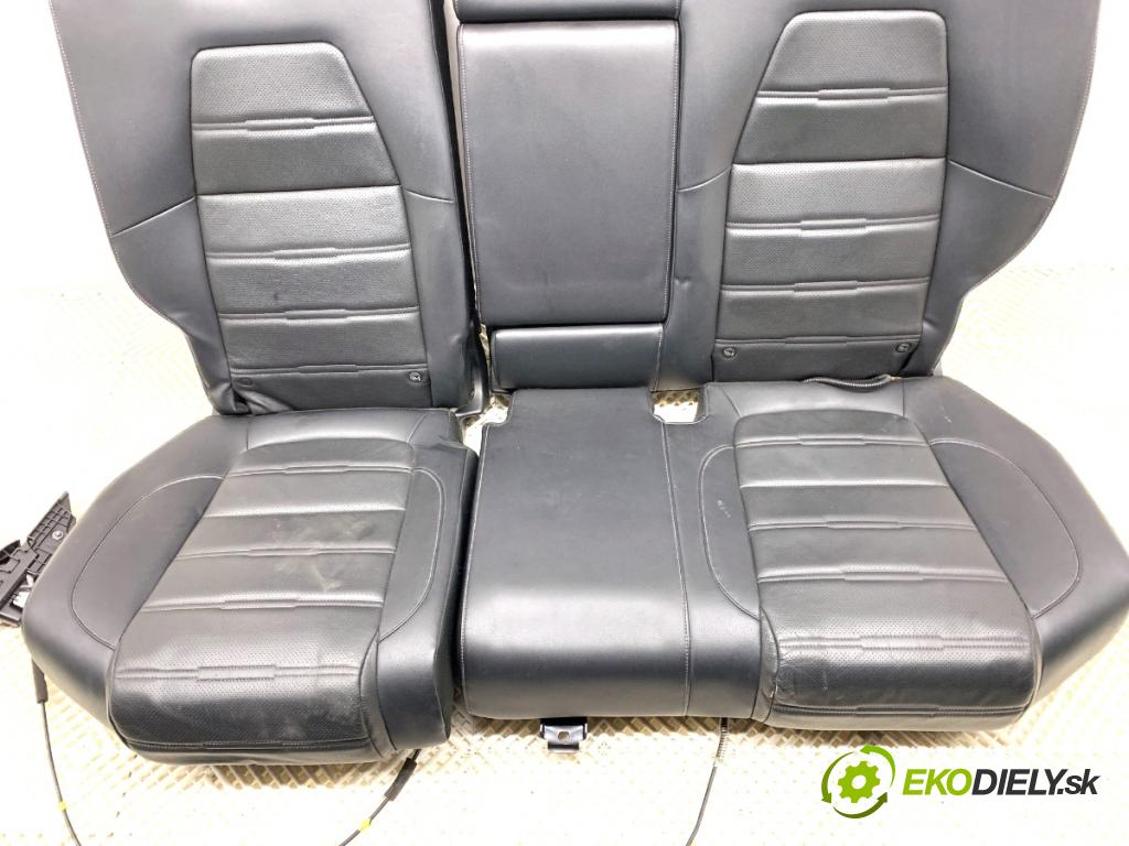 HONDA CR-V V SUV 2020 107 kW 2.0 e-CVT Hybrid AWD (RT6) 1993 Sedadlo druhý rad
