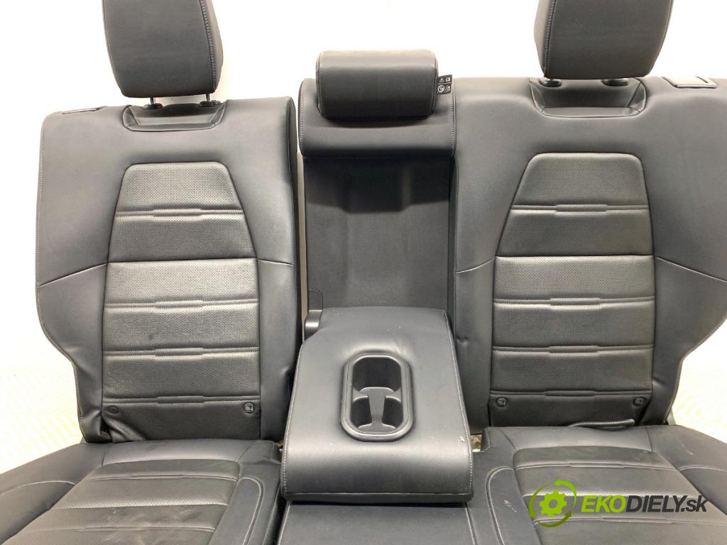 HONDA CR-V V SUV 2020 107 kW 2.0 e-CVT Hybrid AWD (RT6) 1993 Sedadlo druhý rad