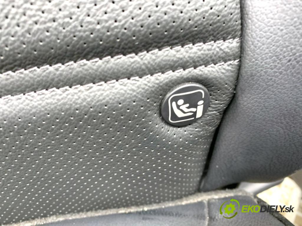 HONDA CR-V V SUV 2020 107 kW 2.0 e-CVT Hybrid AWD (RT6) 1993 Sedadlo druhý rad