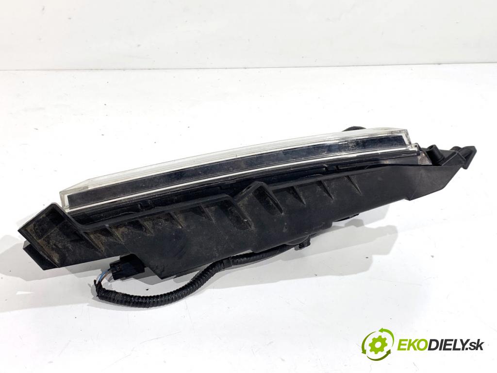 HONDA CR-V V SUV 2020 107 kW 2.0 e-CVT Hybrid AWD (RT6) 1993 Smerovka pravy predný  (Kľučka dverí ostatné)