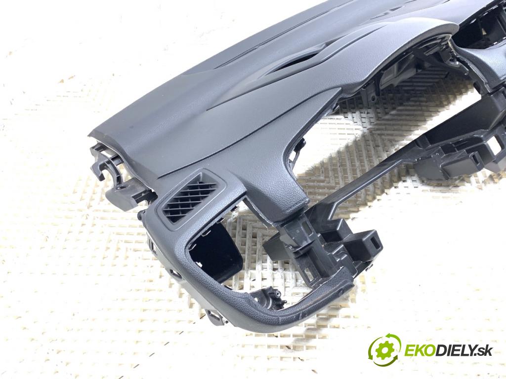 HONDA CR-V V SUV 2020 107 kW 2.0 e-CVT Hybrid AWD (RT6) 1993 Palubná doska  (Palubná doska)