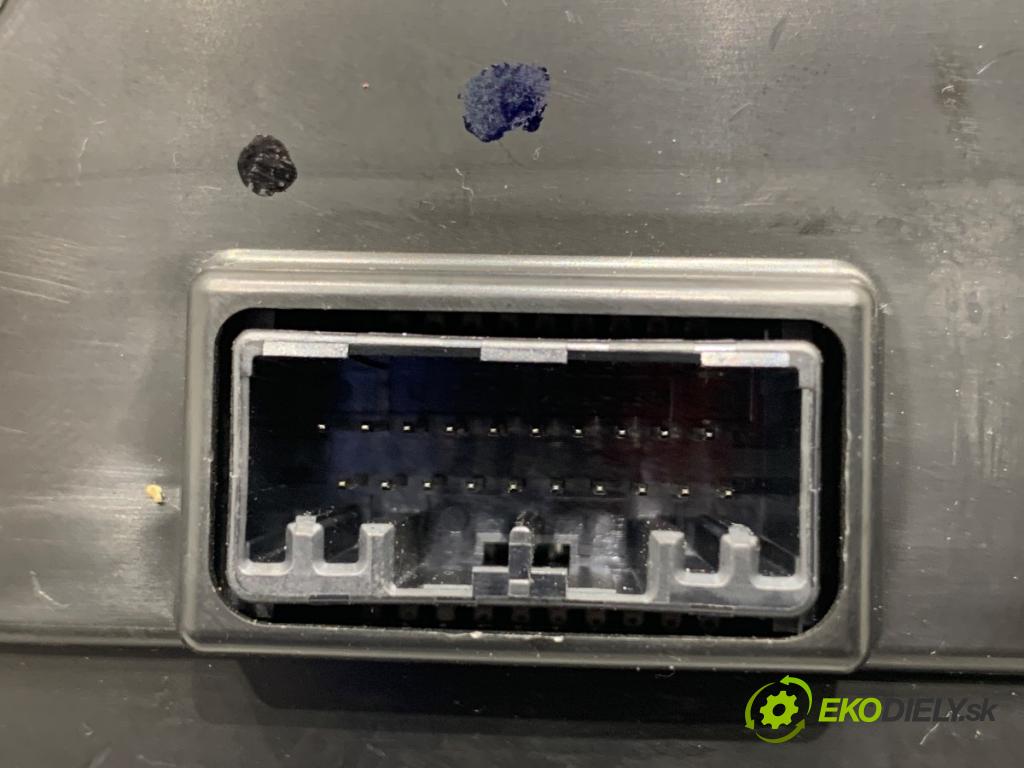 HONDA CR-V V SUV 2020 107 kW 2.0 e-CVT Hybrid AWD (RT6) 1993 Panel ovládania kúrenia 79620TNYG510M1 (Prepínacie páčky pod volantom)