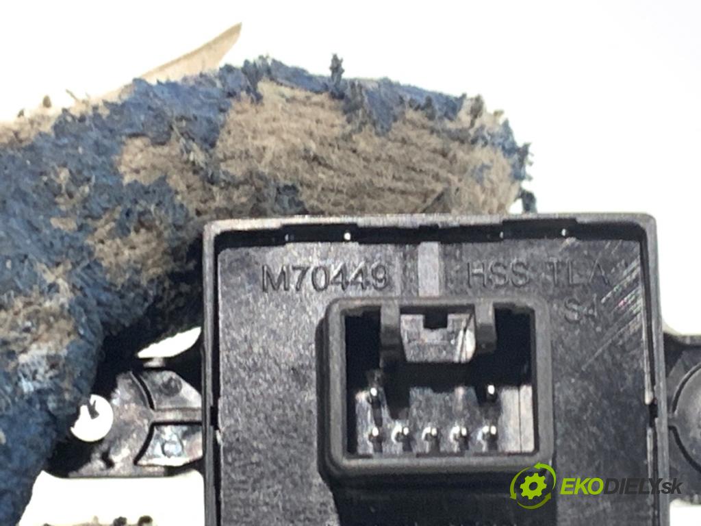 HONDA CR-V V SUV 2020 107 kW 2.0 e-CVT Hybrid AWD (RT6) 1993 Prepínač ohrievania, vyhrievania sedačky M70449 (Prepínacie páčky pod volantom)