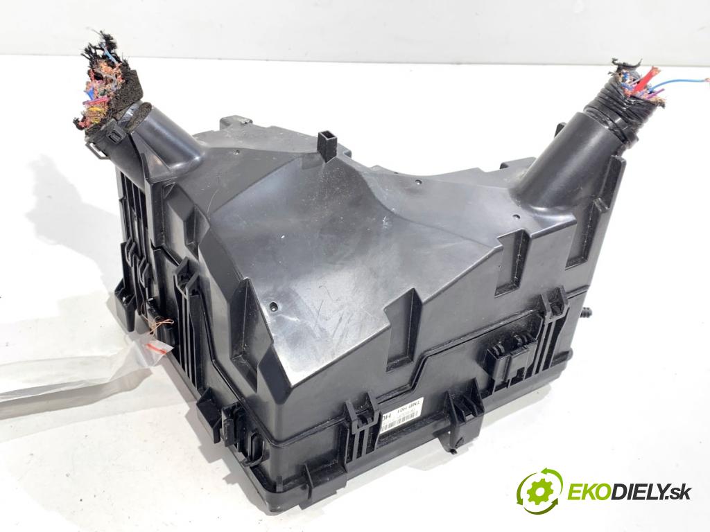 HONDA CR-V V SUV 2020 107 kW 2.0 e-CVT Hybrid AWD (RT6) 1993 skříňka poistková (Pojistková skříňka)