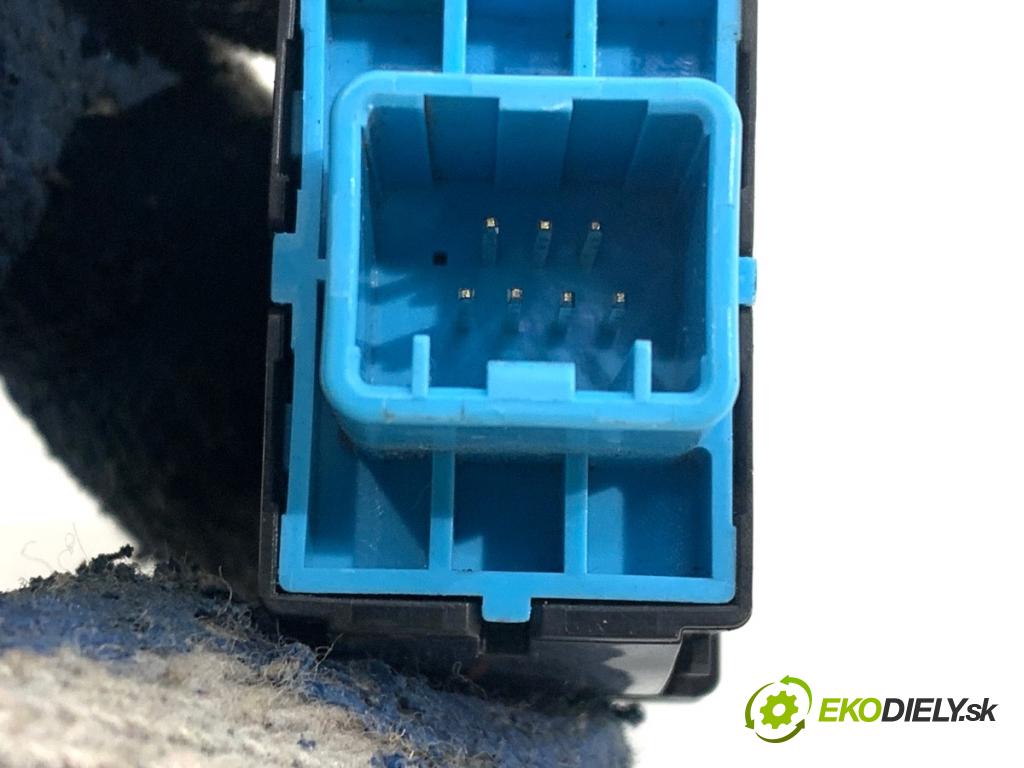 HONDA CR-V V SUV 2020 107 kW 2.0 e-CVT Hybrid AWD (RT6) 1993 Spínač svetiel hmlových M64747 (Prepínacie páčky pod volantom)