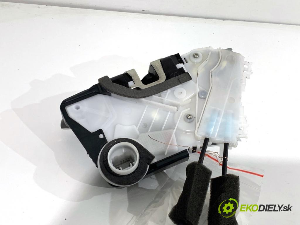 HONDA CR-V V SUV 2020 107 kW 2.0 e-CVT Hybrid AWD (RT6) 1993 zámok Dvere pravy predný M73-11110