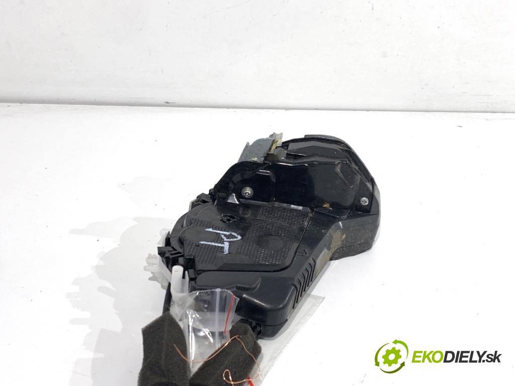 HONDA CR-V V SUV 2020 107 kW 2.0 e-CVT Hybrid AWD (RT6) 1993 zámok Dvere pravy zad