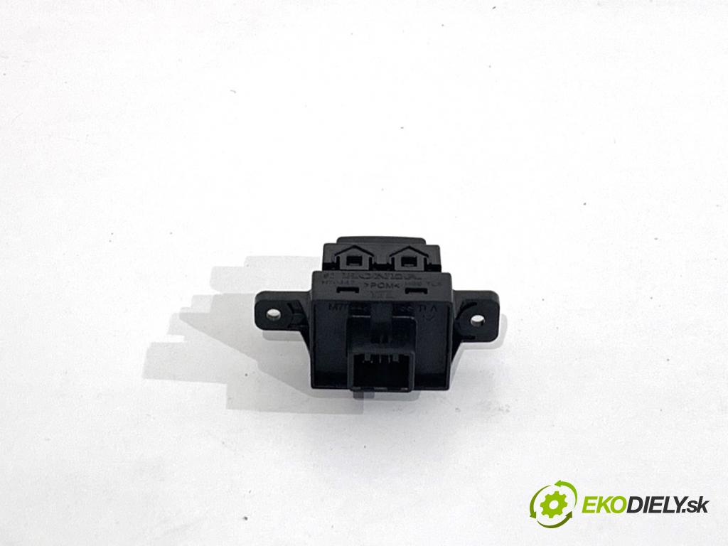 HONDA CR-V V SUV 2020 107 kW 2.0 e-CVT Hybrid AWD (RT6) 1993 Prepínač ohrievania, vyhrievania sedačky M70449 (Prepínacie páčky pod volantom)