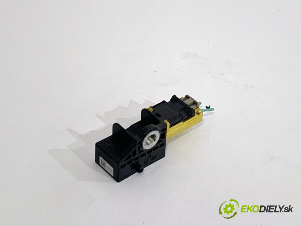 HONDA CR-V V SUV 2020 107 kW 2.0 e-CVT Hybrid AWD (RT6) 1993 Snímač nárazu 77930-TLA-A010-M4 (Snímač nárazu)