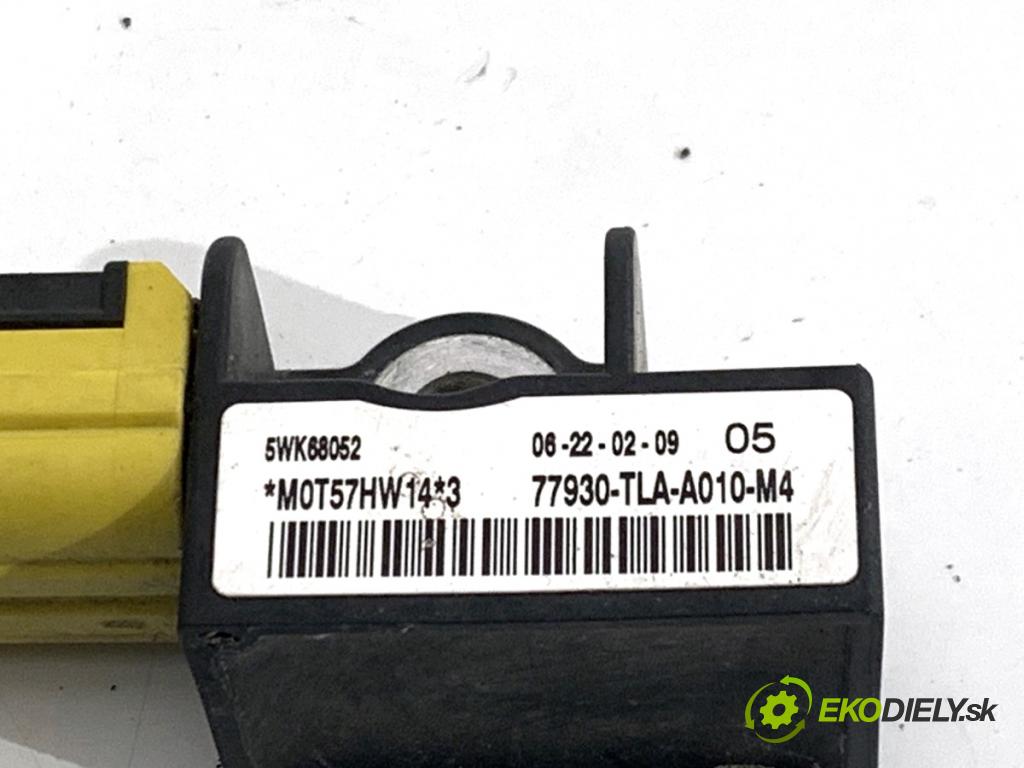 HONDA CR-V V SUV 2020 107 kW 2.0 e-CVT Hybrid AWD (RT6) 1993 Snímač nárazu 77930-TLA-A010-M4 (Snímač nárazu)