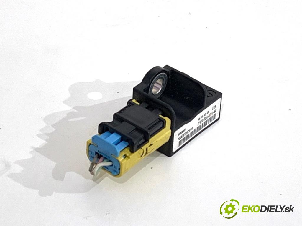 HONDA CR-V V SUV 2020 107 kW 2.0 e-CVT Hybrid AWD (RT6) 1993 Snímač nárazu 77970-TLA-A010-M4 (Snímač nárazu)