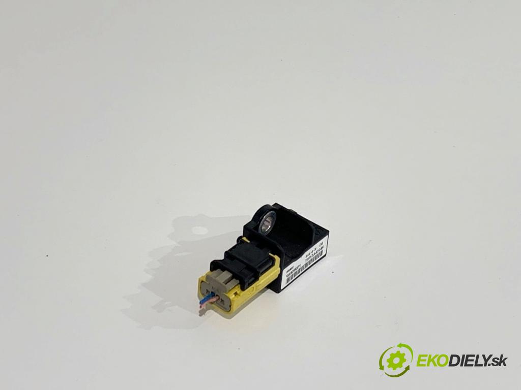 HONDA CR-V V SUV 2020 107 kW 2.0 e-CVT Hybrid AWD (RT6) 1993 Snímač nárazu 77970-TLA-A010-M4 (Snímač nárazu)